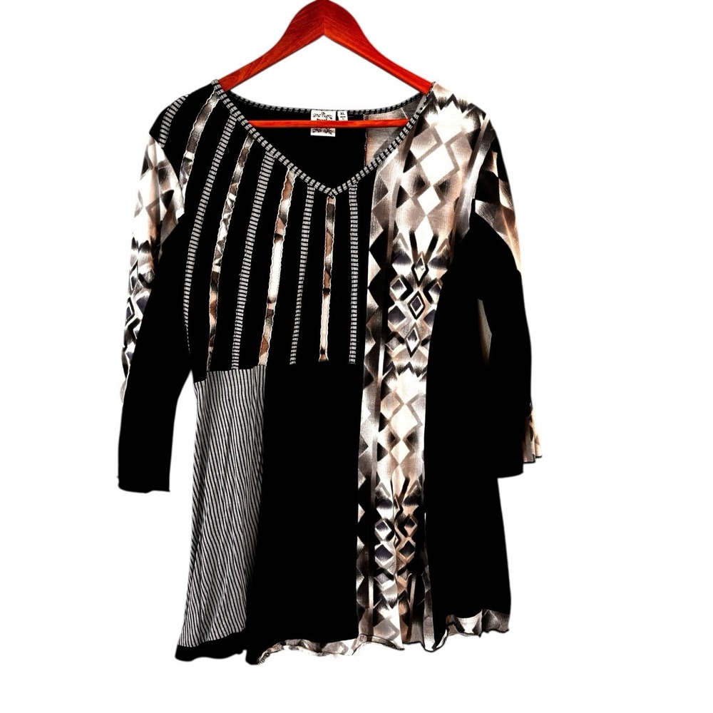 Parsley & Sage Black and Cream Geometric Patchwork Tunic